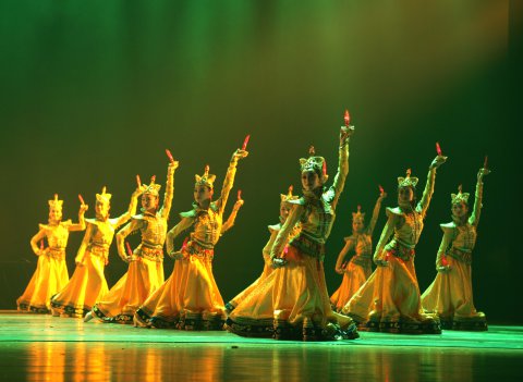 舞臺專用實(shí)木運(yùn)動地板有哪些特征