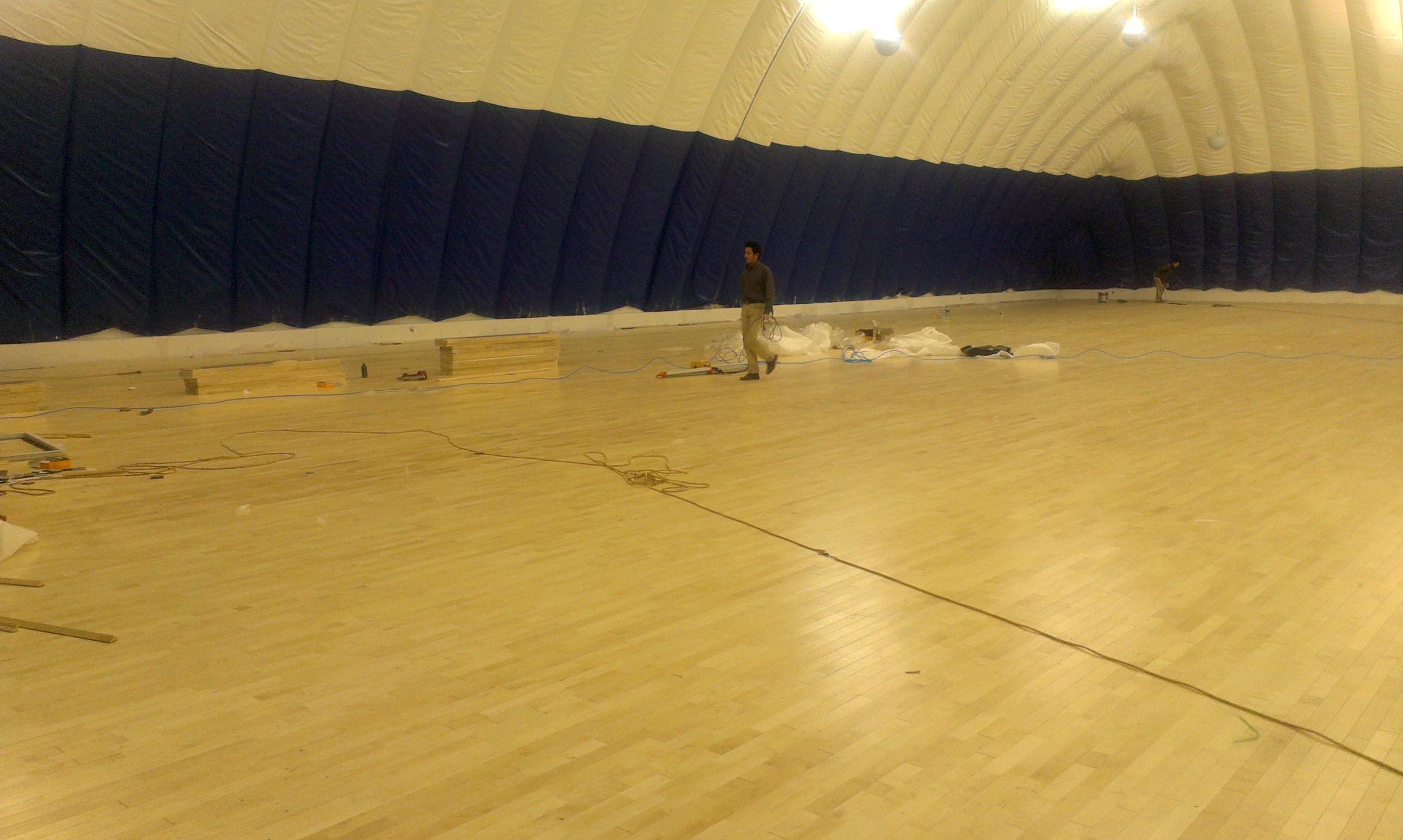 歐氏籃球運(yùn)動(dòng)木地板施工工藝