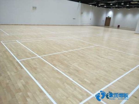 葫蘆島專業(yè)運(yùn)動(dòng)木地板翻新公司