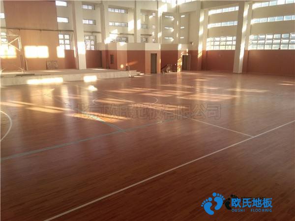 運(yùn)動場木地板廠家報價