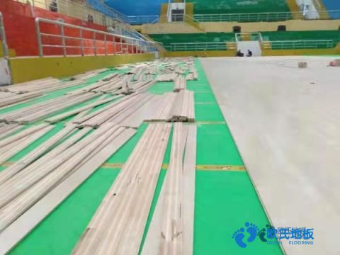 單層龍骨運(yùn)動館木地板廠家報(bào)價(jià)