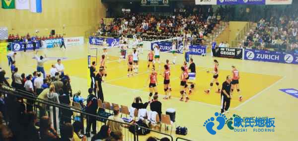 學(xué)?；@球場(chǎng)地地板如何拆