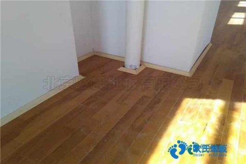 學(xué)?；@球場地地板適用范圍