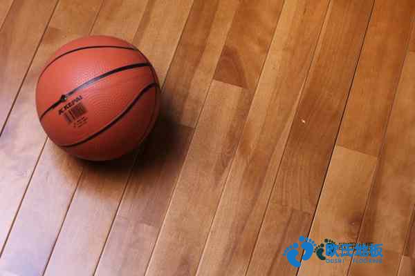 學(xué)?；@球地板摩擦系數(shù)