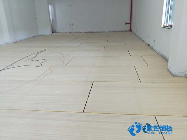 學(xué)?；@球場木地板防潮層