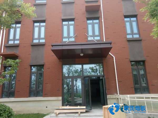 學(xué)?；@球館地板耐磨度