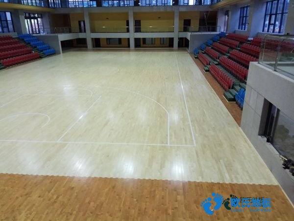 學(xué)?；@球場(chǎng)木地板解決方案
