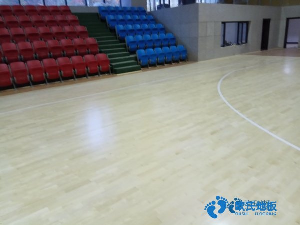 學(xué)?；@球場(chǎng)木地板解決方案