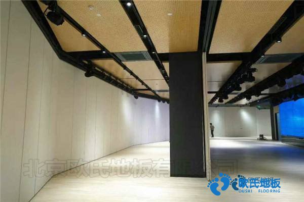 學(xué)?；@球場地地板標(biāo)準(zhǔn)