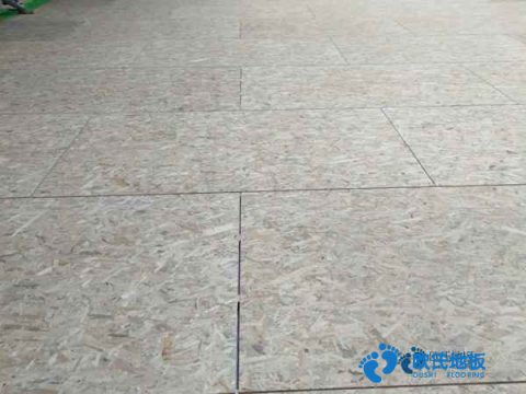 學(xué)?；@球館地板施工步驟