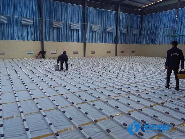 學(xué)校籃球場館木地板一般多寬