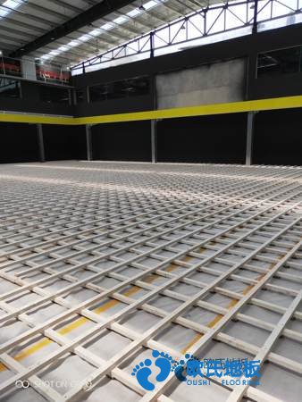 學(xué)?；@球場地木地板用哪種好