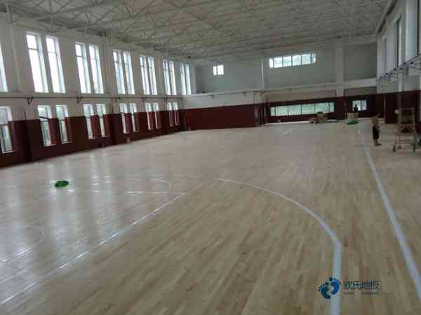 較好的體育運(yùn)動木地板構(gòu)造層次