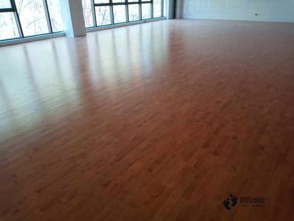 用什么運(yùn)動(dòng)木地板厚度