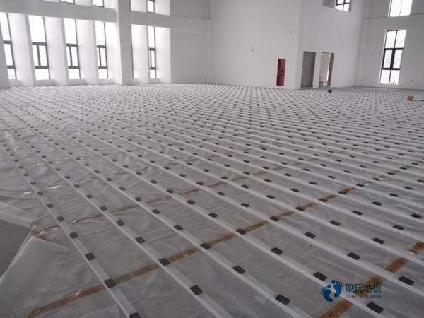 用什么運(yùn)動木地板的生產(chǎn)線