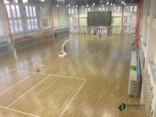 較好的籃球運(yùn)動(dòng)木地板劃線(xiàn)
