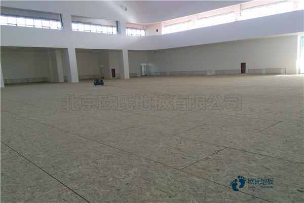 較好的體育運(yùn)動木地板那種好