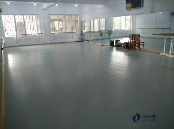 25厚運(yùn)動木地板適合籃球館嗎