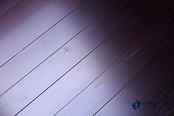 45度斜鋪龍骨運(yùn)動(dòng)場(chǎng)木地板1