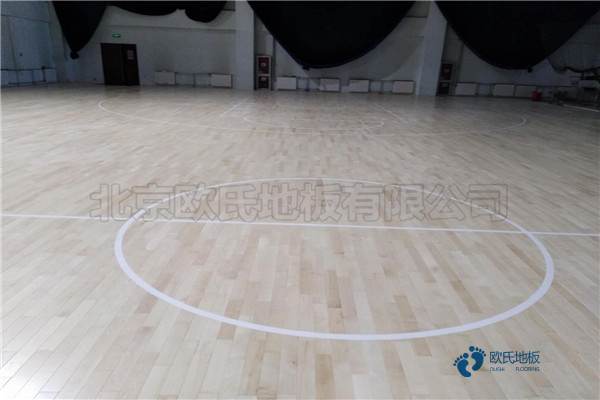 運(yùn)動(dòng)場(chǎng)地木地板價(jià)格是多少1