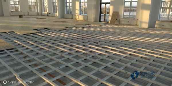 運(yùn)動(dòng)場(chǎng)木地板價(jià)格多少錢(qián)2