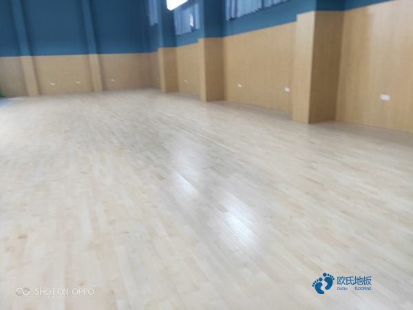 楓木運(yùn)動場地木地板排行1