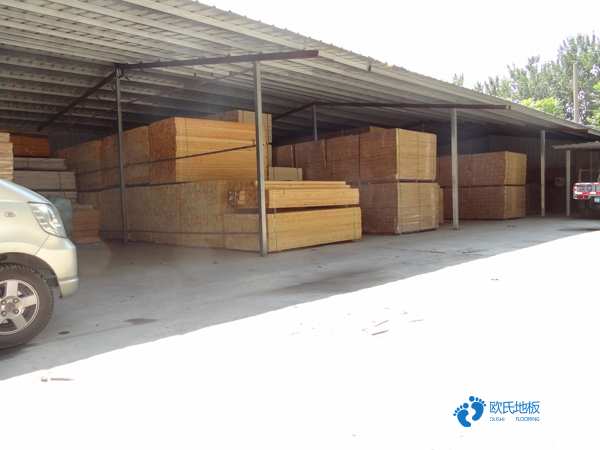 實(shí)木體育地板如何保潔3