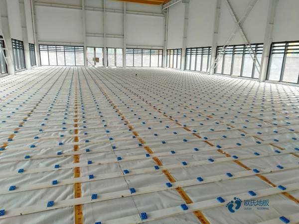 學?；@球地板的回彈率2