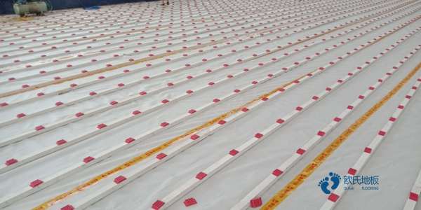 學(xué)?；@球場(chǎng)地地板生產(chǎn)流程3