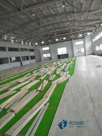 學(xué)?；@球館木地板哪個(gè)好2