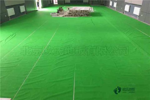 質(zhì)量好體育地板施工團(tuán)隊