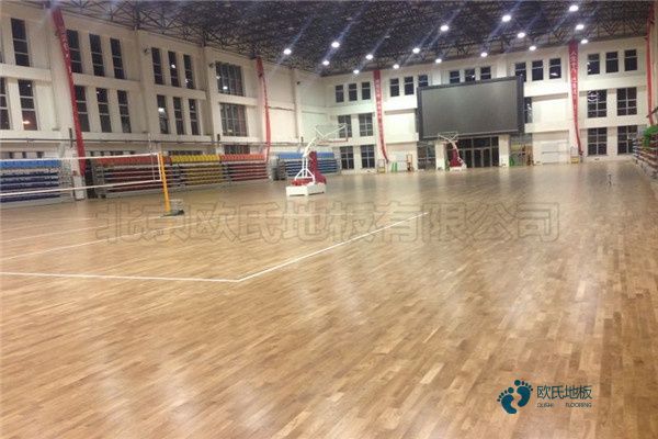 學(xué)?；@球館地板適合籃球館嗎3