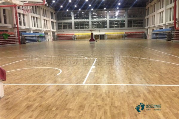 學(xué)?；@球館地板適合籃球館嗎1