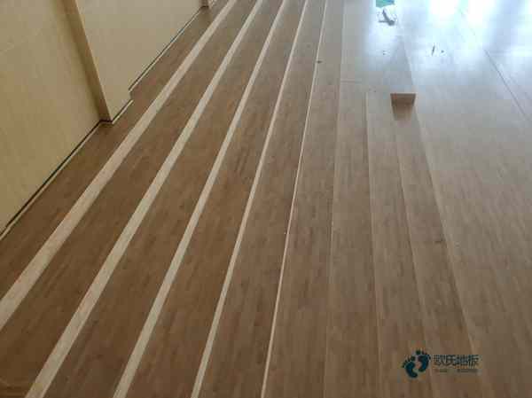 實(shí)木籃球場館木地板價(jià)格便宜1